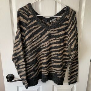 Wit & Wisdom Black and Tan V-Neck Sweater